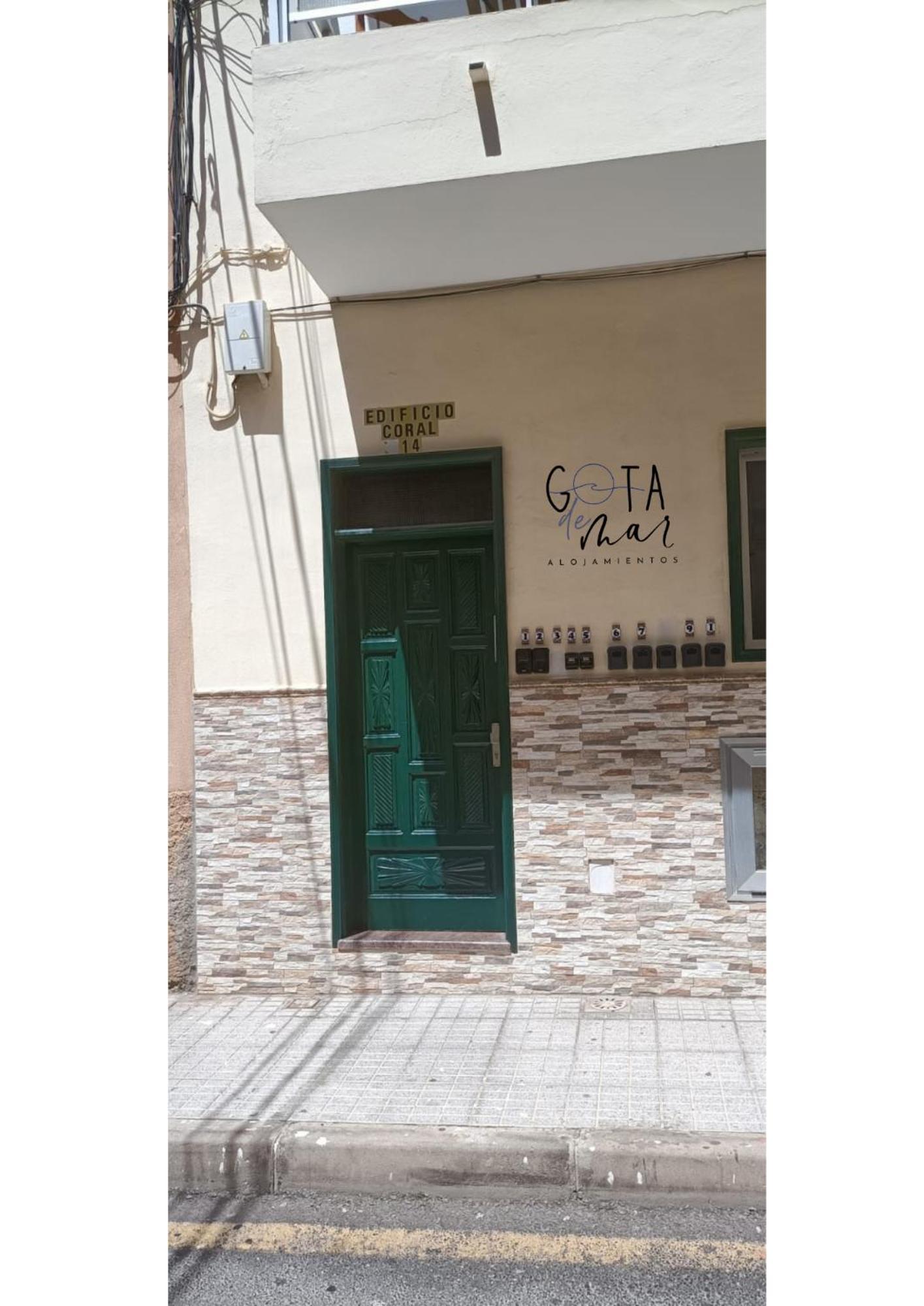 Gota De Mar Hostel Los Abrigos Bagian luar foto